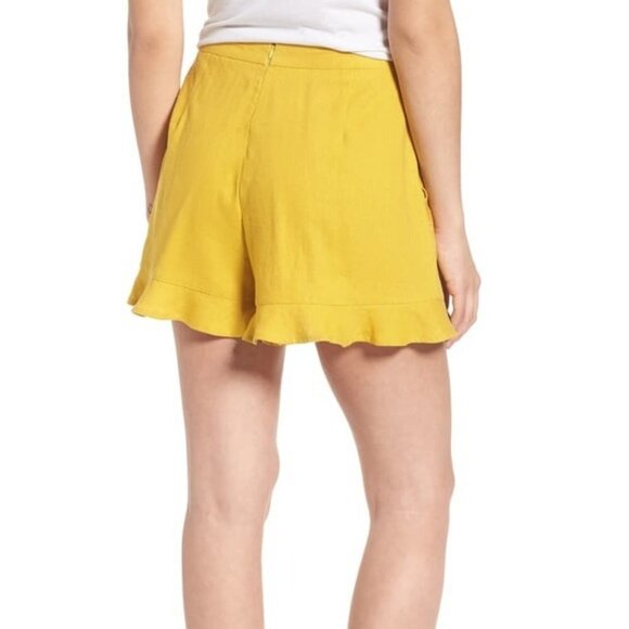 June & Hudson Ruffle Hem Linen Blend Shorts - Picture 3 of 9